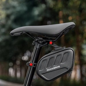 Rockbros C61 jalgratta sadulakott nutika tagatulega 0.45L - must