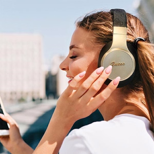 Guess Bluetooth on-ear kõrvaklapid GUBH604GEMK must/must 4G Script