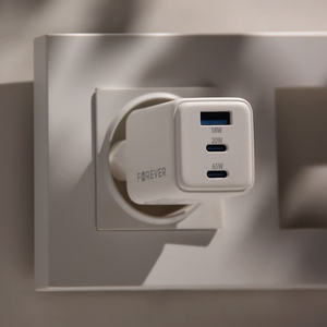 Forever TC-08-65ACC GaN PD QC laadija 2x USB-C 1x USB 65W valge