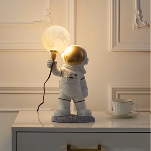 Moon laua lamp ASTRONAUT standing Kunst Deco (mudel 1) AMTL