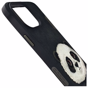 Nimmy Big Eyed Pet 2.0 Panda ümbris jaoks iPhone 15 Pro - must