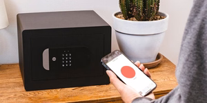 Yale Smart Safe freestanding safe YSS/250/EB1 must