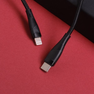 Maxlife MXUC-08 кабель USB-C - Lightning 1,0 m 27W черный нейлон