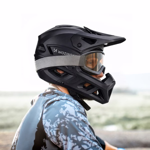 Wozinsky kogu nägu kattev jalgrattakiiver eemaldatava visiiriga, 60–62 cm, must