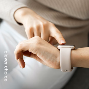 Crong Liquid vedelast silikoonist rihm Apple Watchile 38/40/41/42 mm, kivibeež