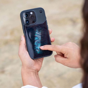 STM Reveal Warm MagSafe ümbris seadmele iPhone 15 Pro Max, Black Realm värvitoonis