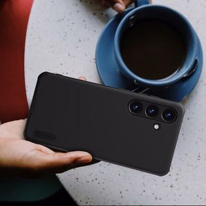 Nillkin Super Frosted Shield Pro armored ümbris jaoks Samsung Galaxy S24 - punane