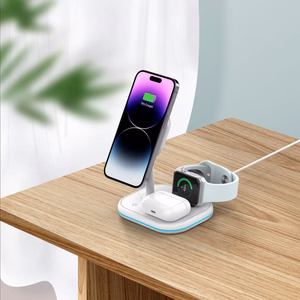 Tech-Protect QI15W-A27 3-in-1 induktiivne laadija koos MagSafe alus jaoks smartphone / Apple Watch / AirPods - valge