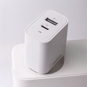 Maxlife MXTC-06-20AC PD QC laadija 1x USB-C 1x USB 20W valge + USB-C - USB-C kaabel 20W