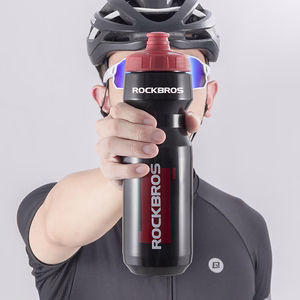 Rockbros 750 ml rattapudel - läbipaistev must punase huulikuga