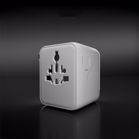 SBS Travel Adapter 2xUSB-C 1xUSB-A Universal - Valge
