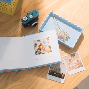 Moomins isekleepuv fotoalbum, 22 lehekülge, 16 × 16 cm