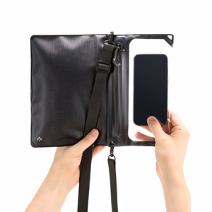 SPIGEN A640 universaalne veekindel ümbris CROSSBAG must
