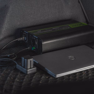 Green Cell PRO pingemuundur, 12 V DC-lt 230 V AC-le, 2000 W pidev- ja 4000 W tippvõimsus, modifitseeritud siinuslaine