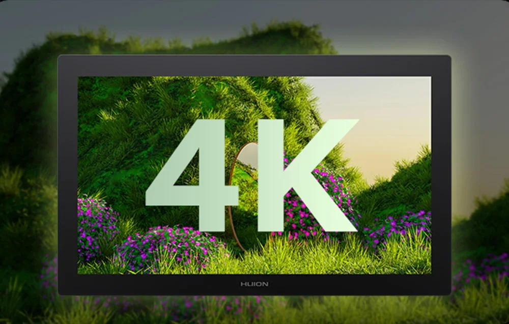 Huioni ekraanil on 3D roheline maastik lillade õitega ja suur 4K tähis ekraani keskel.
