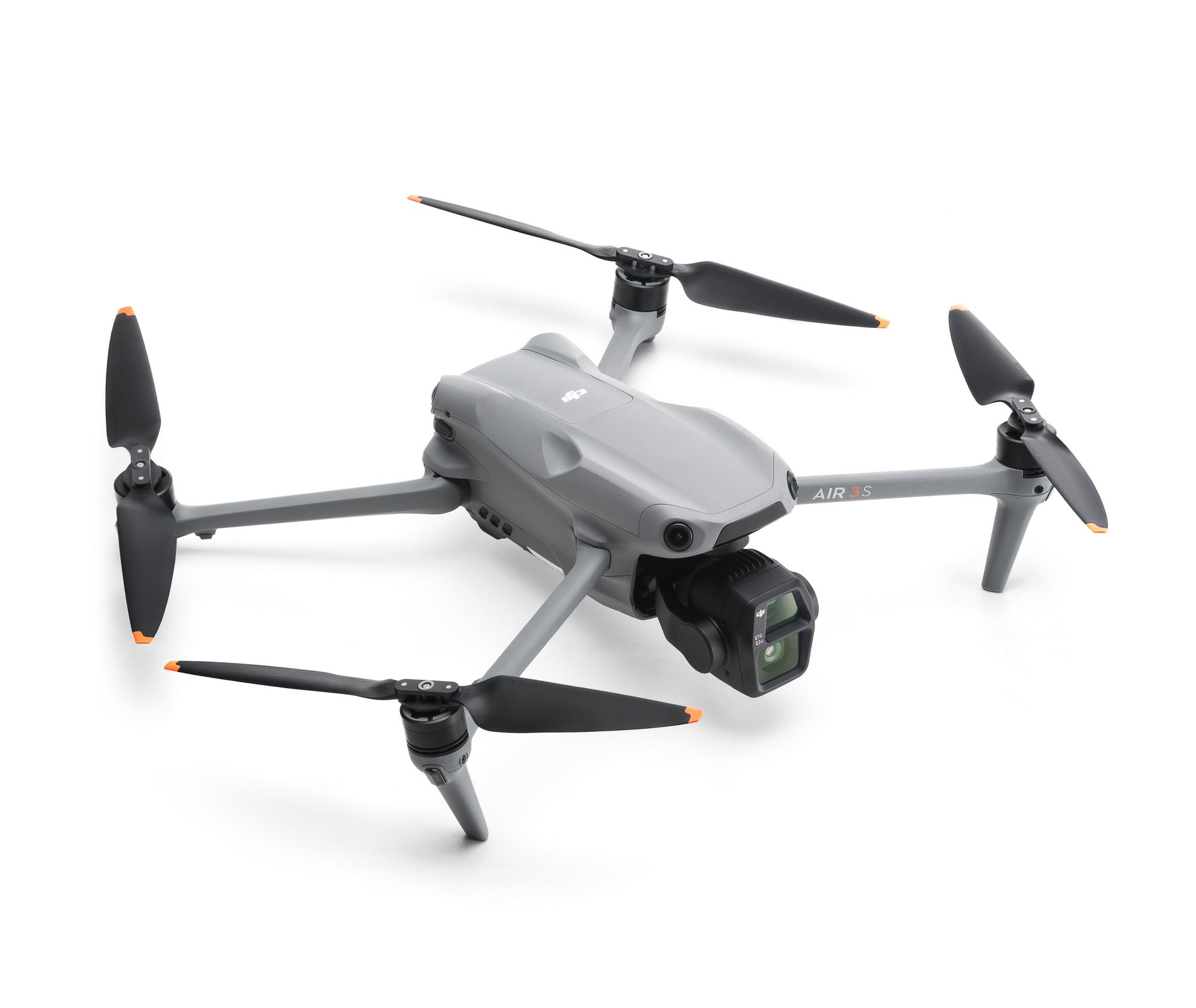 DJI Air 3S Fly More Combo droon koos DJI RC-N3-ga
